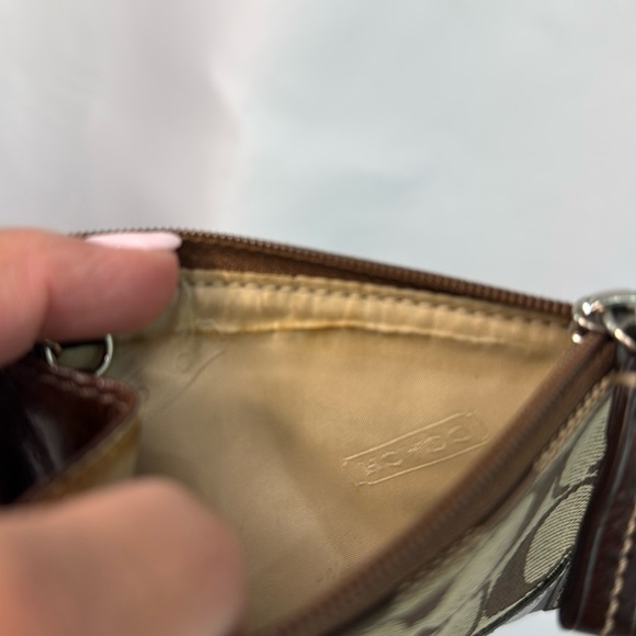 Coach Vintage Wallet with Key Chain Brown and Tan - Picture 9 of 10